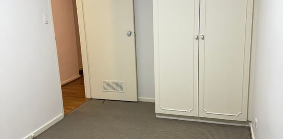 St Kilda East - Photo 2