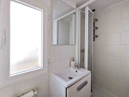 Practical room in Santa Catalina, Madrid - Photo 5