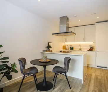 2 bedroom apartment - Photo 2