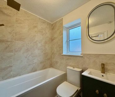 2 bedroom semi-detached house to rent - Photo 6