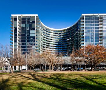 Manhattan on the Park - Photo 2