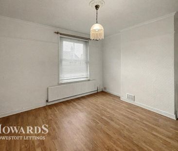 2 bedroom end of terrace house to rent - Photo 4