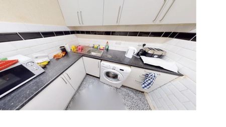 2 bedroom flat to rent - Photo 5