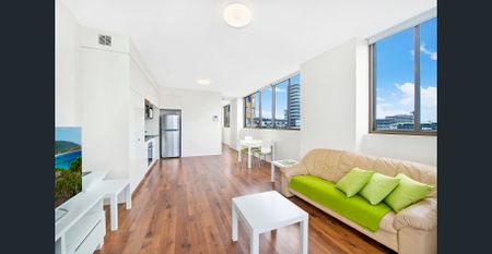A Stella lifestyle with this bright, dual aspect apartment - Photo 2
