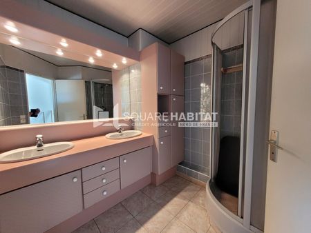 Location Appartement 3 pièces 71m² HALLUIN 59250 - Photo 2