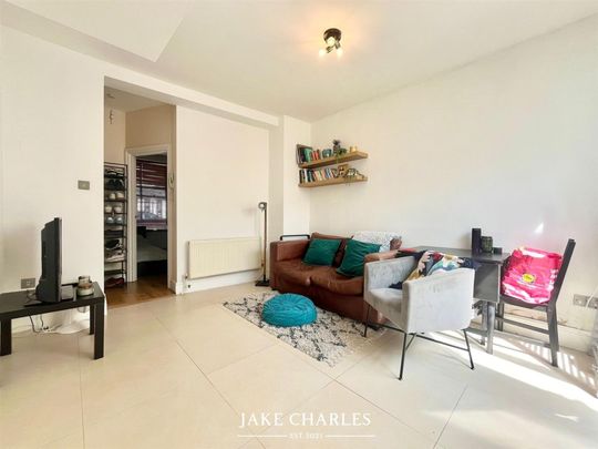 1 Bedroom Flat - Photo 1