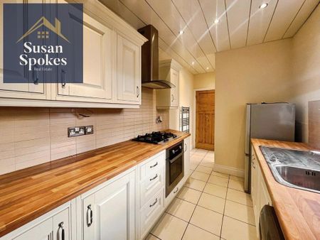 3 bedroom flat to rent - Photo 5