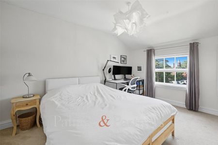 4 bedroom end of terrace house to rent - Photo 3