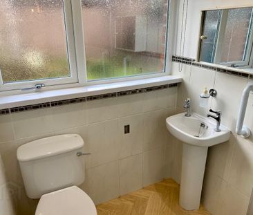 18 Carolhill Road, Glengormley, BT36 7AF - Photo 1