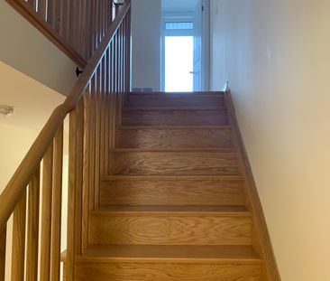 For Lease - 63 Blick Crescent, Aurora, Ontario - Photo 3