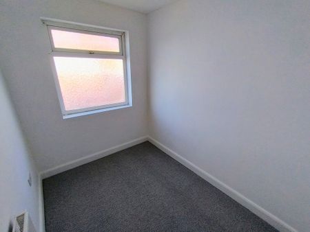 Stourbridge Road, Dudley, West Midlands - Photo 3