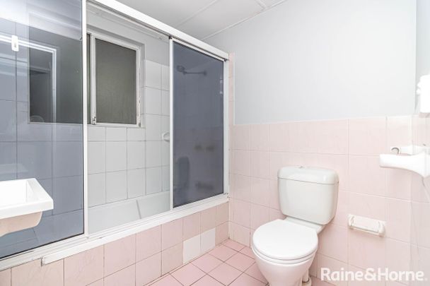 Refreshed 2 Bedroom Unit In Westmead! - Photo 1