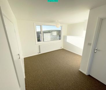 4 bedroom semi-detached house to rent - Photo 5