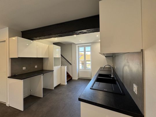 A LOUER - APPARTEMENT T4 81M² - TERNAY CENTRE Ternay (69360) Le bien en vidéo - Photo 1