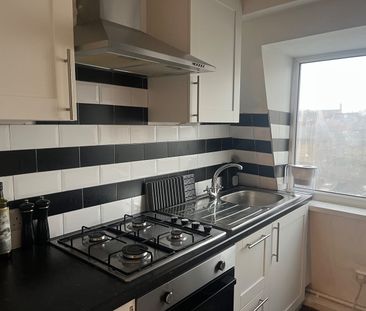 Studio Flat, Roman Road, E2 - Photo 1