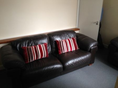 Rooms Available - Photo 2