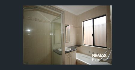 LOW MAINTENANCE VILLA - Photo 4