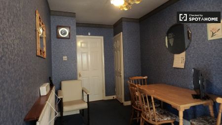 Room in a shared 4-bedroom flat for rent in Dublin - Photo 5