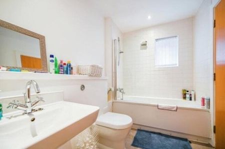 Hawthorne Drive, Kirkby, L33 8WW - Photo 3