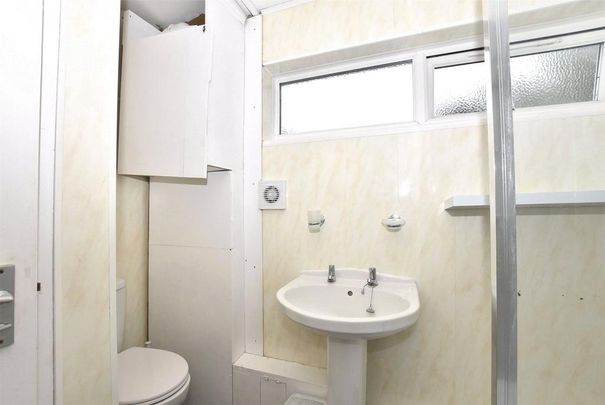 4 bedroom terraced house to rent - Photo 1