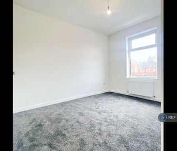 3 bedroom end of terrace house to rent - Photo 1