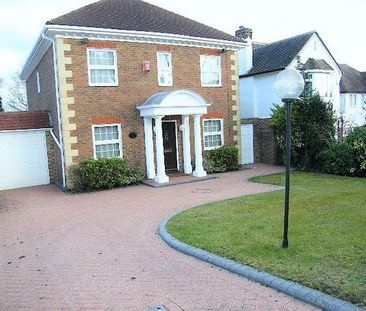 4 bedroom detached house to rent - Photo 3