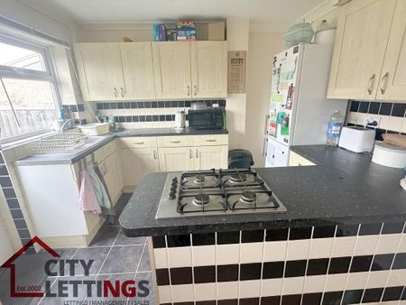 2 bedroom terraced house to rent - Photo 4