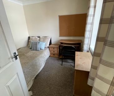 7 Bedroom student Property – Available 14/08/2025 - Photo 3