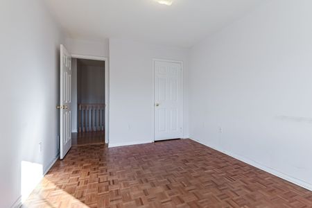 For Lease - 45 Waterton Crescent, Richmond Hill, Ontario - Photo 2