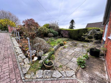 4 bedroom bungalow to rent - Photo 2