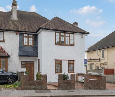 4 bedroom semi-detached house to rent - Photo 4