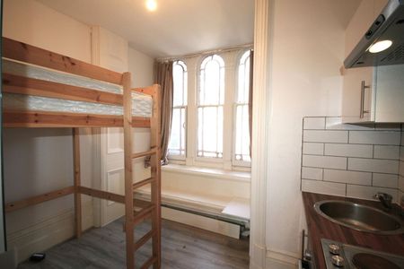 Bedsit, Clanricarde Gardens, W2 - Photo 3