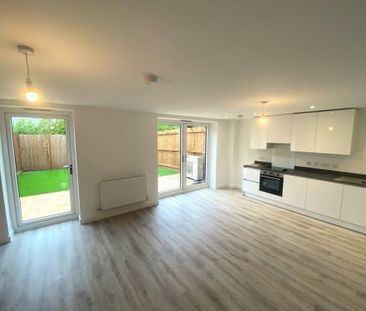 4 Bed Detached House, Parkes Avenue, B12 - Photo 5
