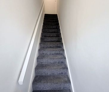 Columbia Way, Blackburn - Photo 2
