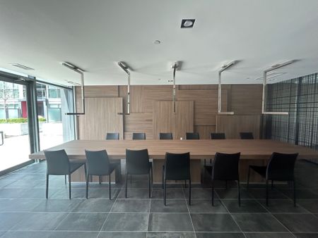 For Lease - 5260 Dundas Street Unit# 420, Burlington, Ontario - Photo 3