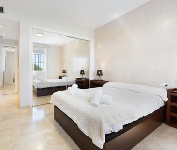 2 room luxury Apartment for rent in Estepona, Andalusia - Photo 3