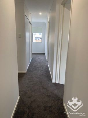 3 bedroom townhouse $600 in Richlands available after 19/11/2025 - Photo 1