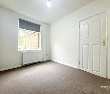 2 bedroom bungalow - detached - Photo 2