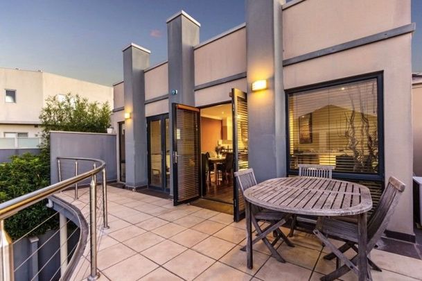 8/3 Kenilworth Parade, Ivanhoe - Photo 1