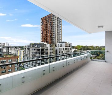 Next to East Village I Large 3-Bedroom Apartment I Double Carspace - Photo 2