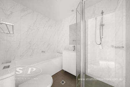 Modern One-Bedroom Apartment in Prime Guildford Location - Photo 3