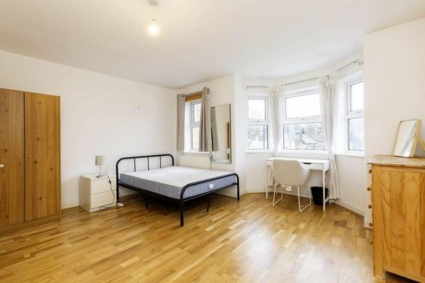 4 bedroom terraced house to rent - Photo 1