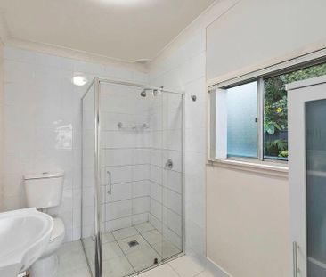 Neat Two-Bedroom Home in Peaceful Lakeside Pocket - Photo 1