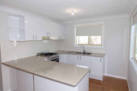 Charming 2-Bedroom Granny Flat in Wallsend - Photo 2