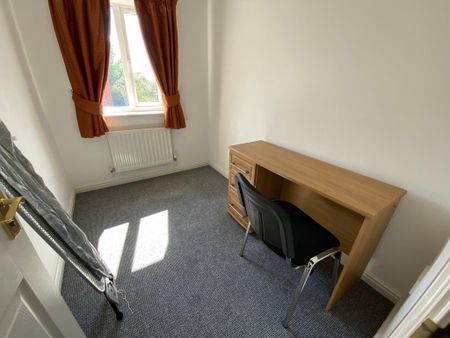 4 bedroom townhouse to rent - Photo 2