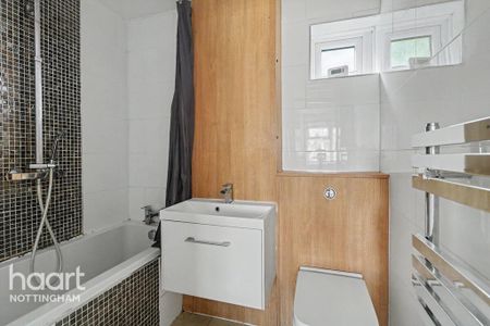 3 bedroom end of terrace house to rent - Photo 5