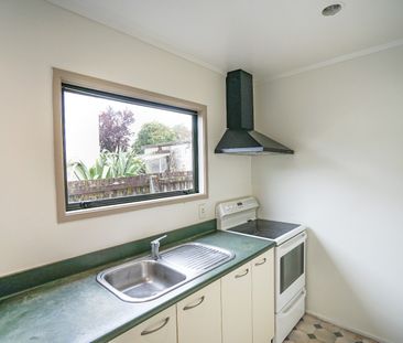 Internal Garage & Great Location - Photo 1