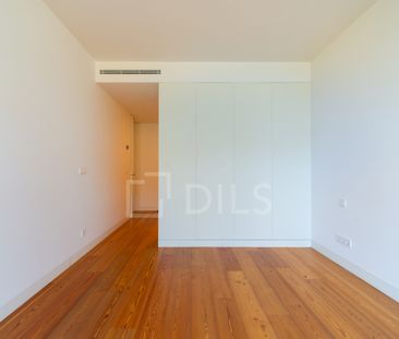 Apartamento T2 com duas varandas e estacionamento, em Cascais - Photo 1