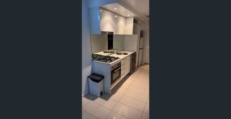 Newly renovated 4th floor apartment walking distance from harbour town shopping centre - Photo 5