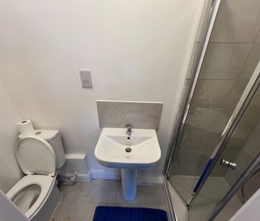 Room in a Shared Flat, Myddleton Road, N22 - Photo 5